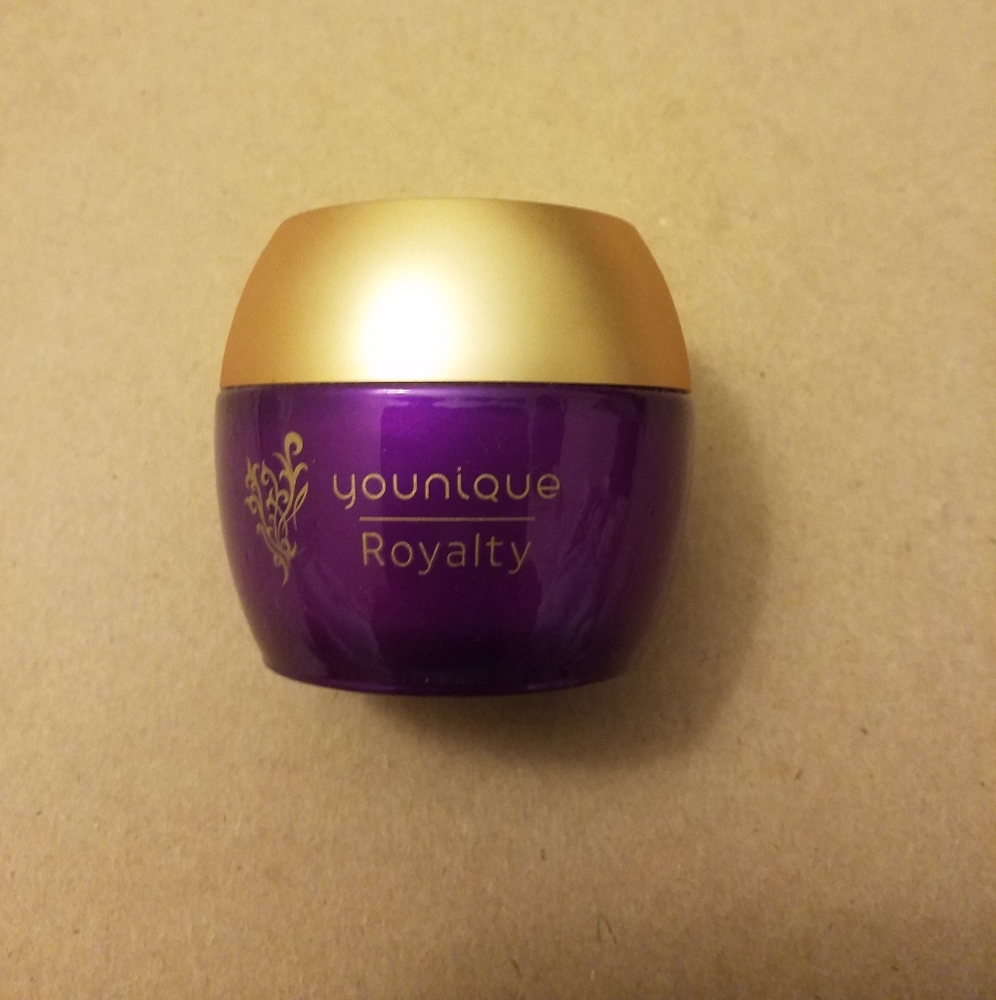 Younique Royalty Exfoliating Mask